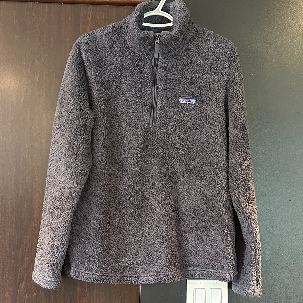 Patagonia Women’s Charcoal Gray Plush Quarter-Zip Pullover